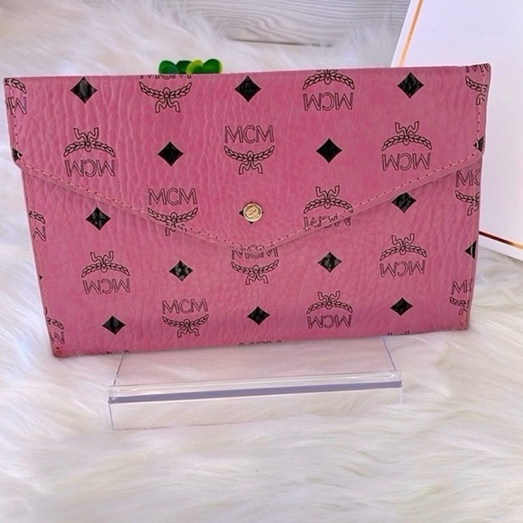 MCM Pink Logo Clutch Wristlet - Picture 4 of 11